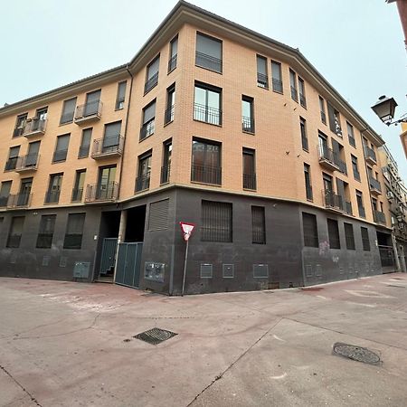 Torre Mudejar Apartment Zaragoza Bagian luar foto
